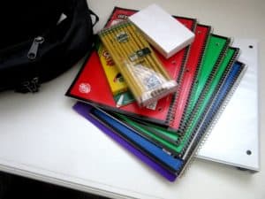 school supplies 1582082 1920