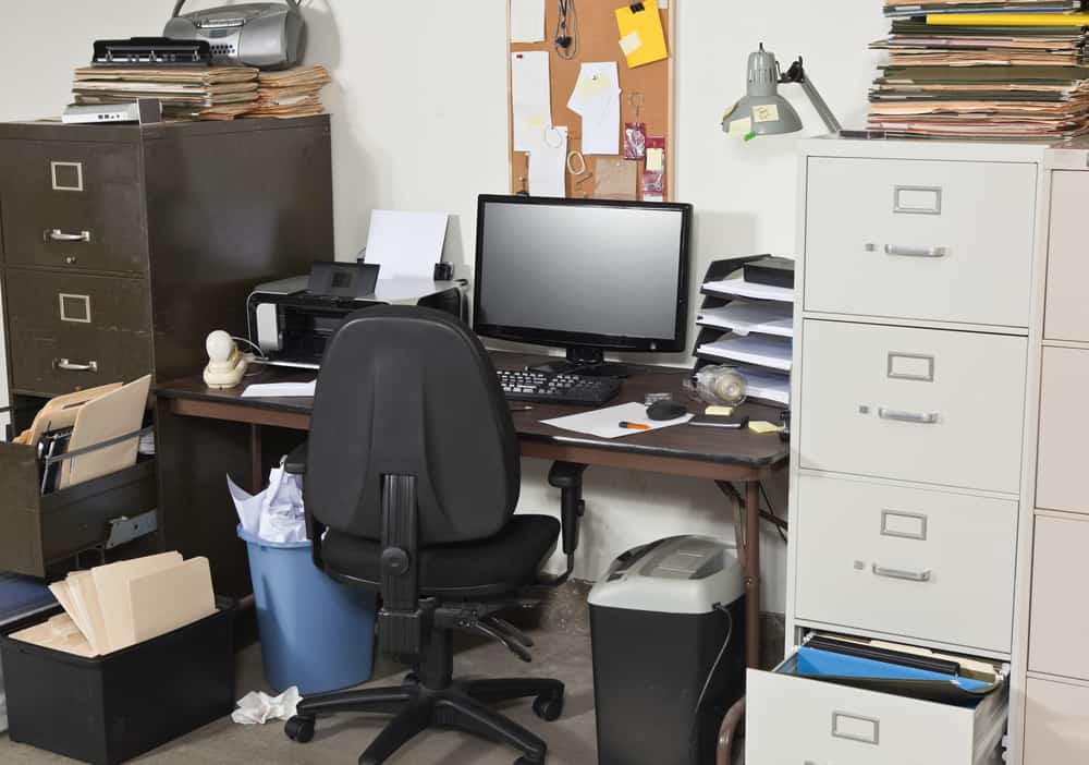 avoid clutter in your commercial office space